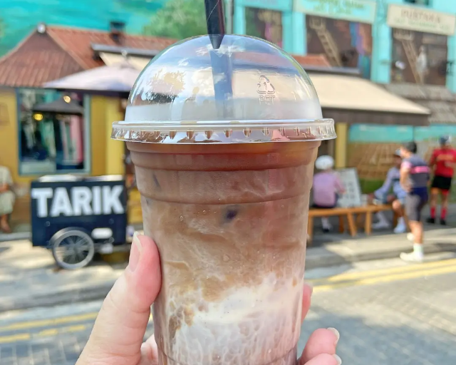 Teh Tarik Viral Arab Street: Creamy, Pekat, Wajib Coba!